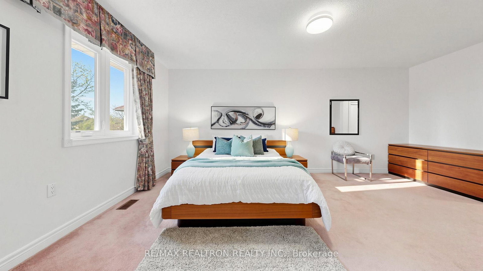 6 Loyal Blue Crescent • Richmond Hill, ON photo 32