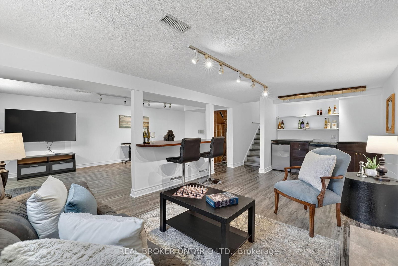 128 Olive Street • East Gwillimbury, ON photo 22