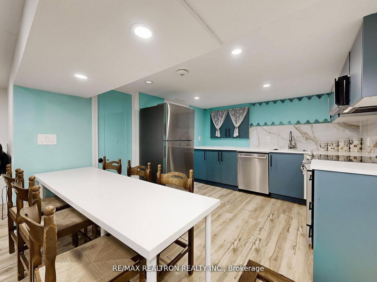 757 Srigley Street - Photo 6