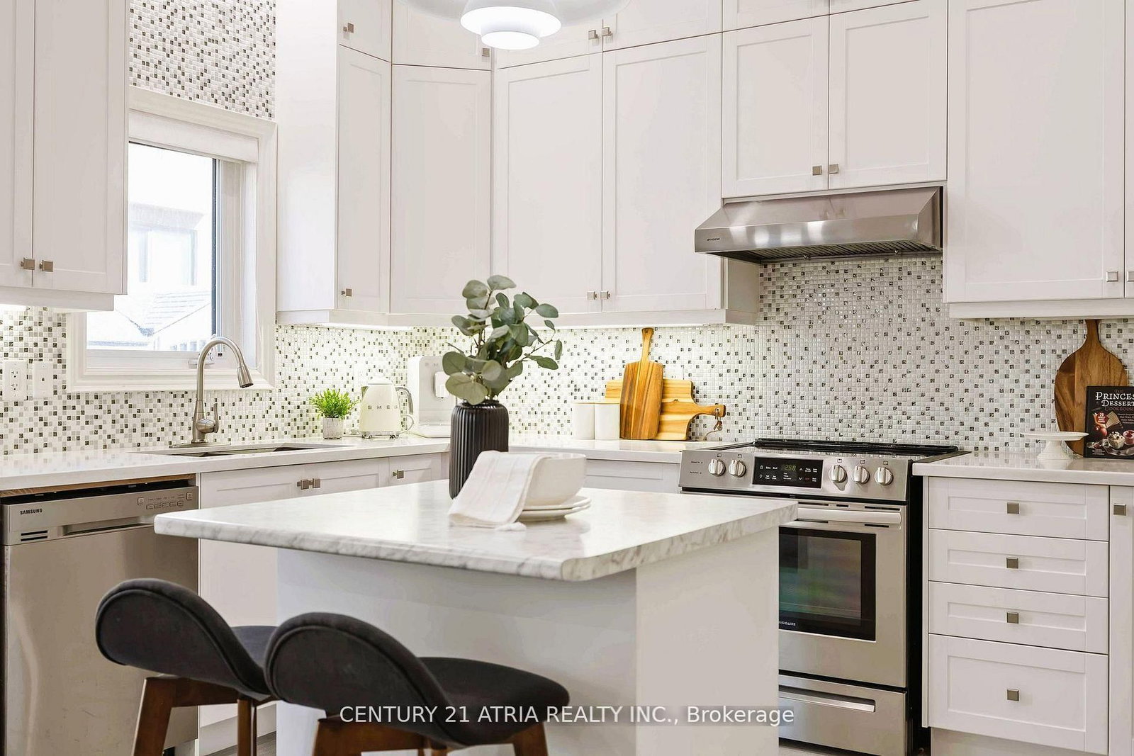 109 Vantage Loop • Newmarket, ON photo 13