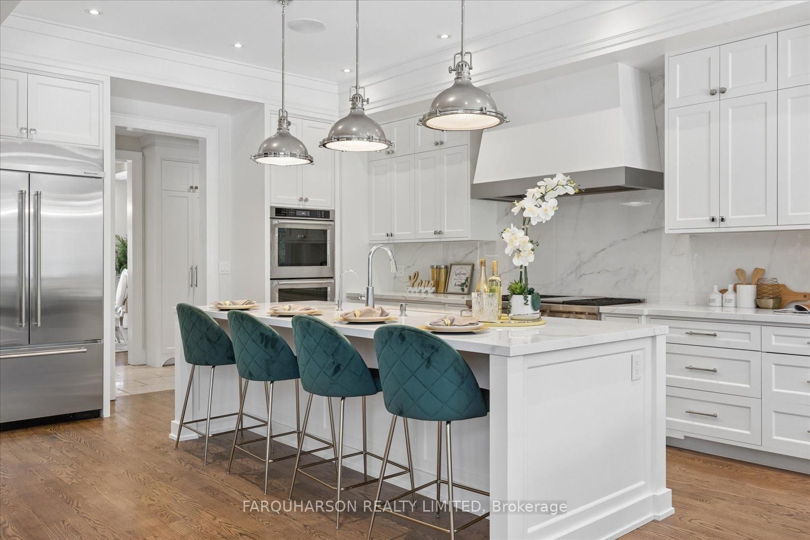 19 Glenhill Trail • Whitchurch-Stouffville, ON photo 5