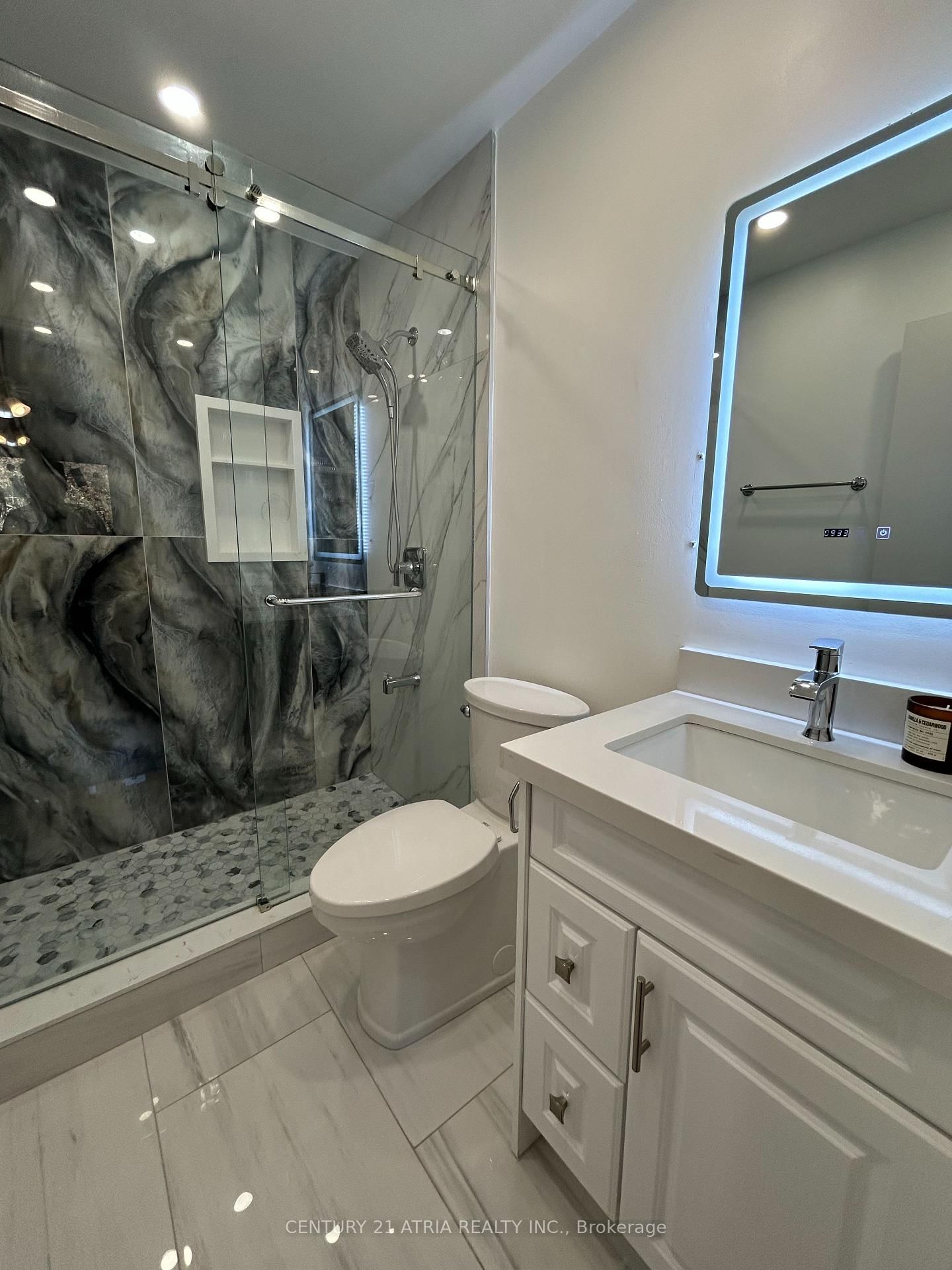 87 Avenue Road • Richmond Hill, ON photo 16