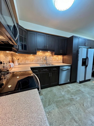 87 Avenue Road • Richmond Hill, ON photo 3