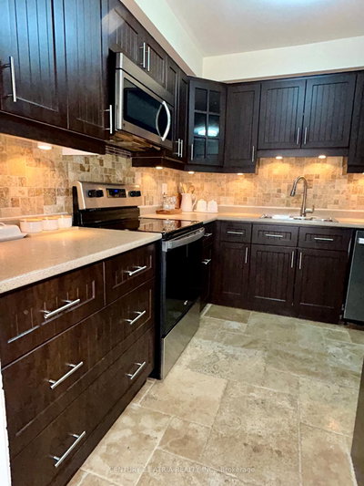 87 Avenue Road • Richmond Hill, ON photo 5