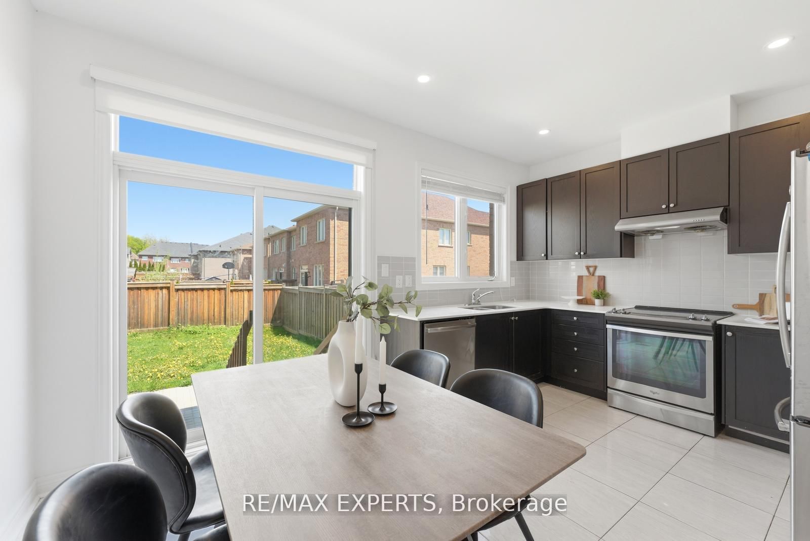 9 Port Arthur Crescent • Richmond Hill, ON photo 9