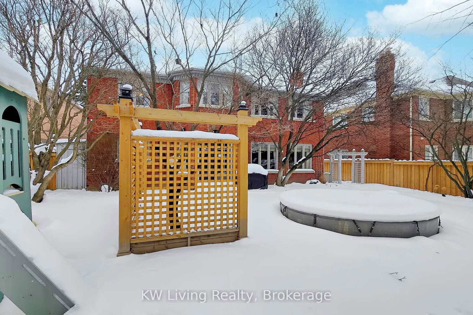 24 Highview Crescent • Richmond Hill, ON photo 3