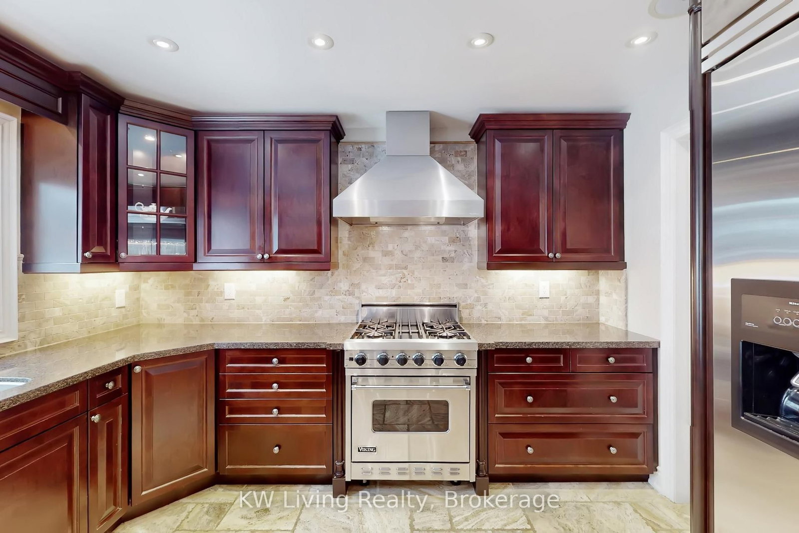 24 Highview Crescent • Richmond Hill, ON photo 5