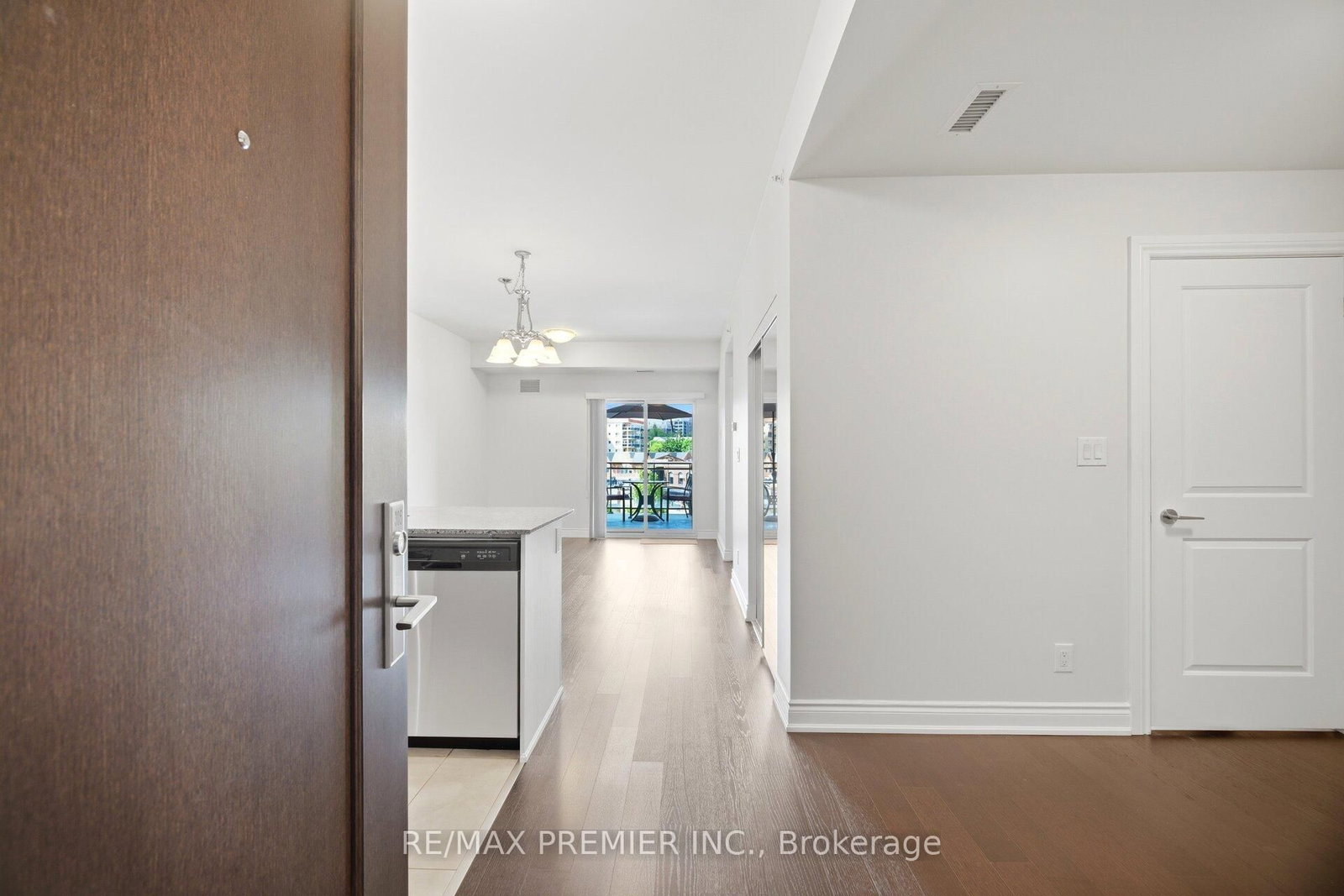 86 Woodbridge Avenue, Unit 305 - Photo 5