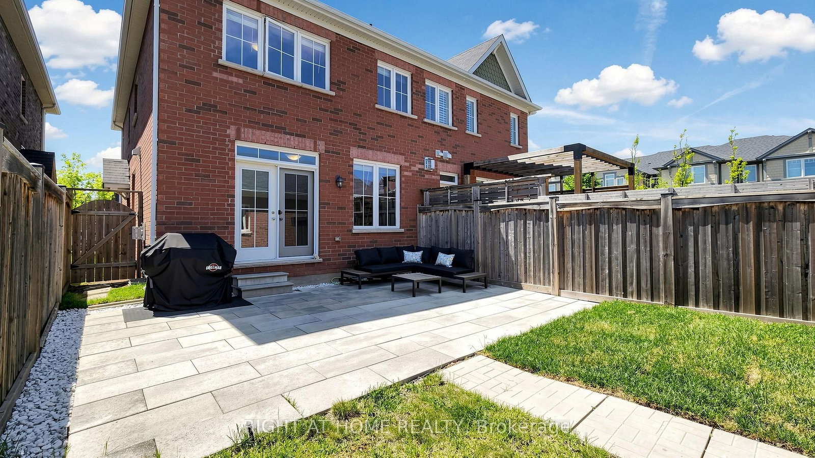 208 Cornell Park Avenue • Markham, ON photo 2