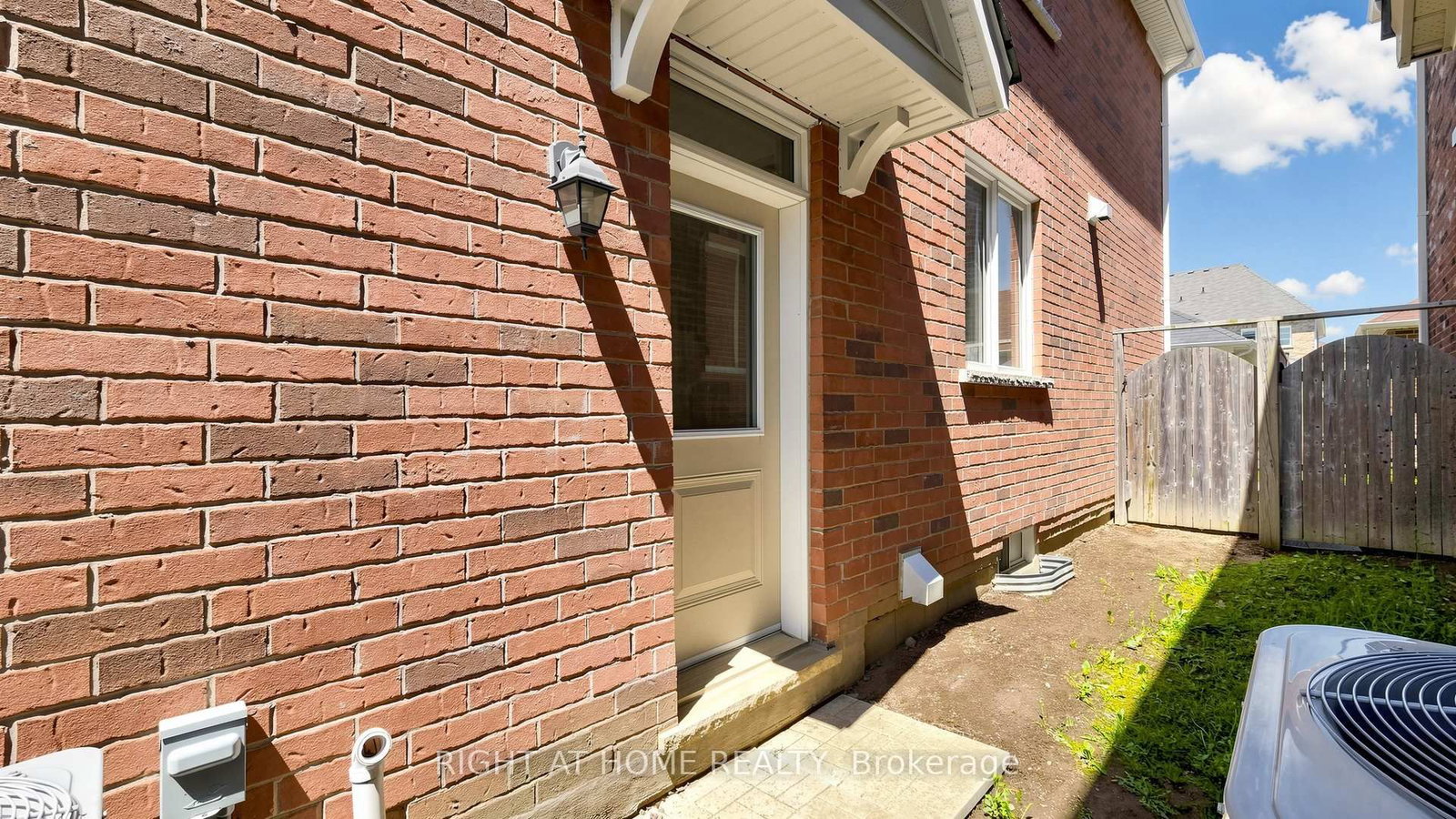 208 Cornell Park Avenue • Markham, ON photo 23