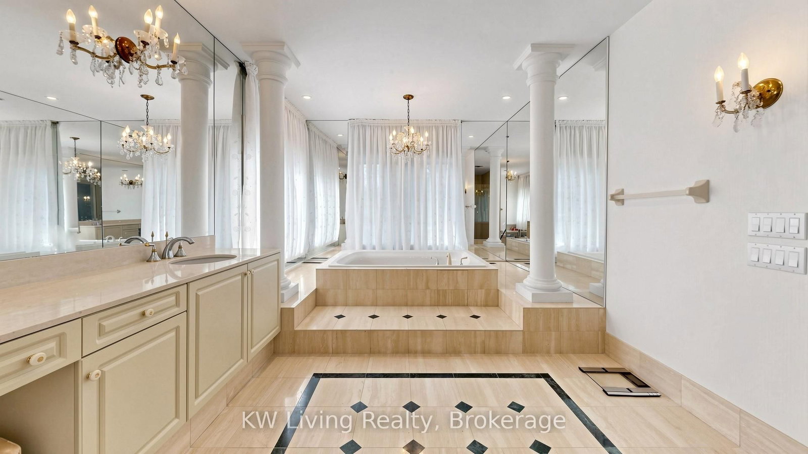 2 Cortina Court N • Richmond Hill, ON photo 32