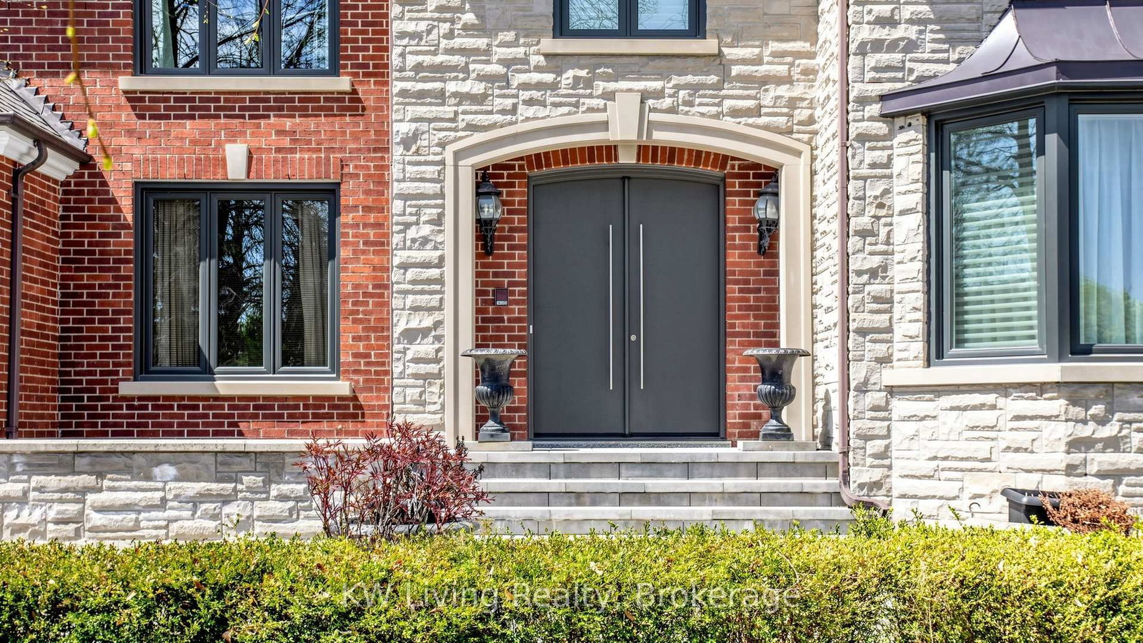2 Cortina Court N • Richmond Hill, ON photo 7