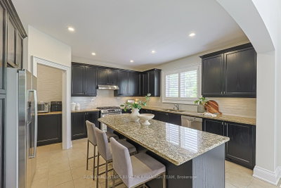 18 Wyndance Way • Uxbridge, ON photo 9