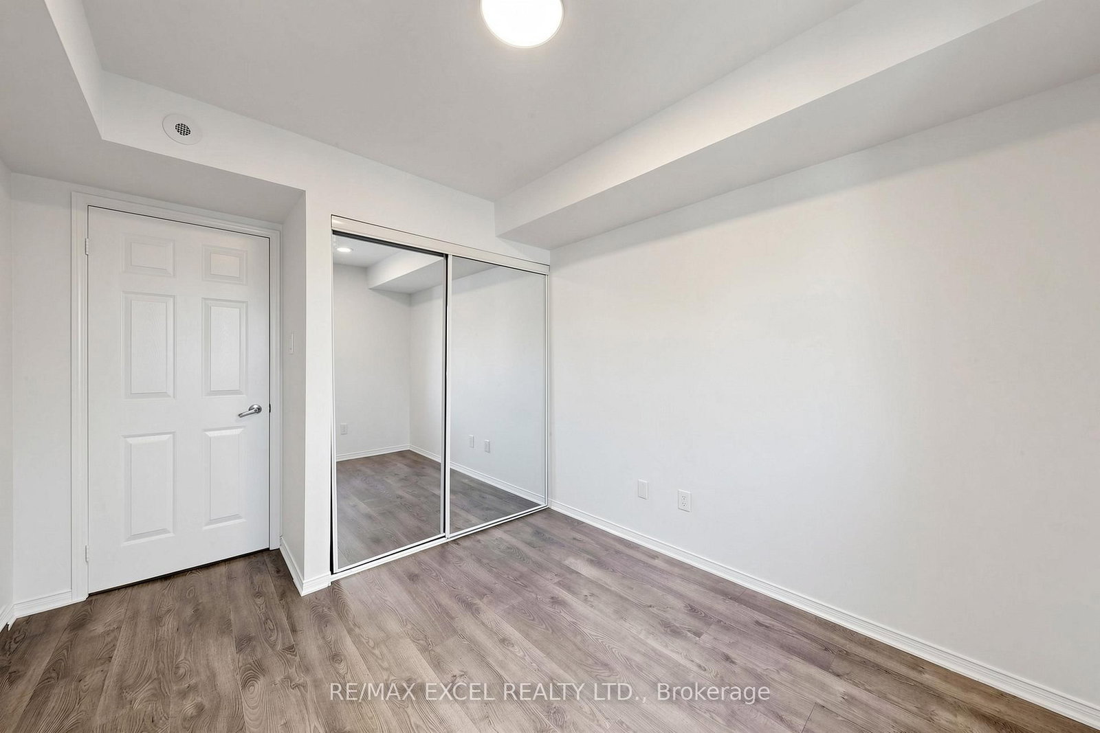 2285 Bur Oak Avenue, Unit 28 - Photo 18