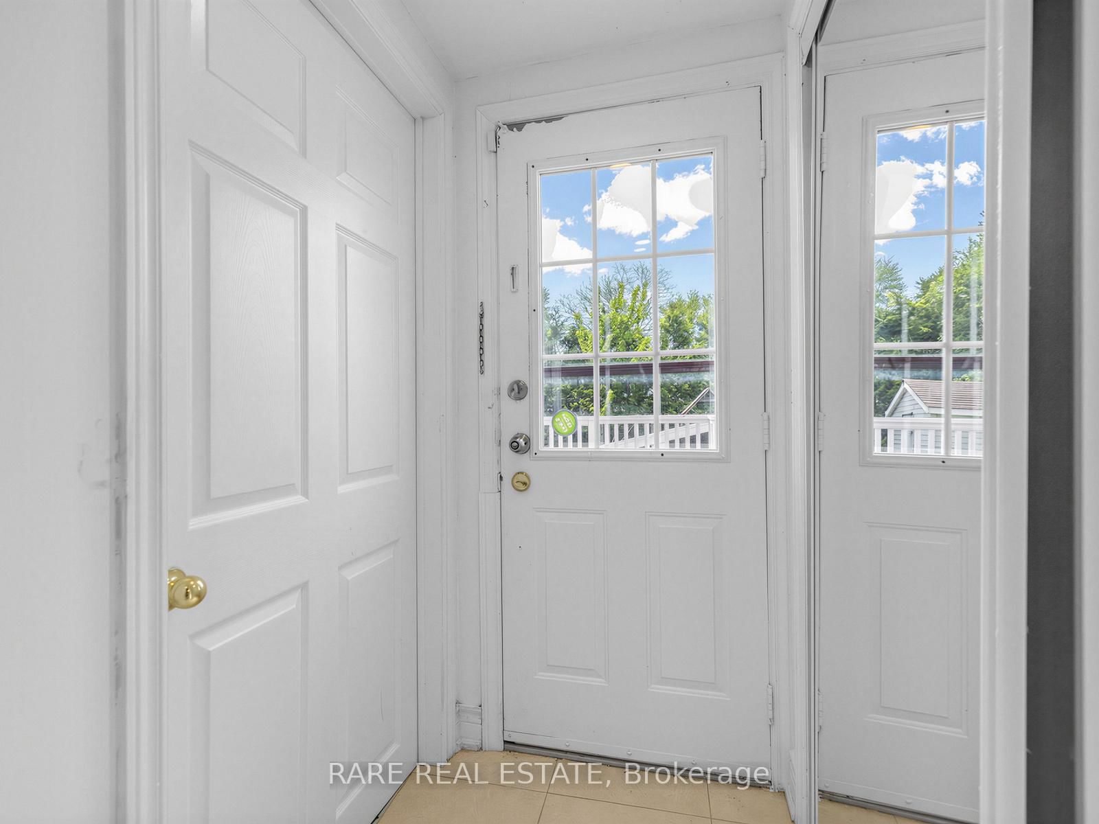205 Beach Road • Georgina, ON photo 19