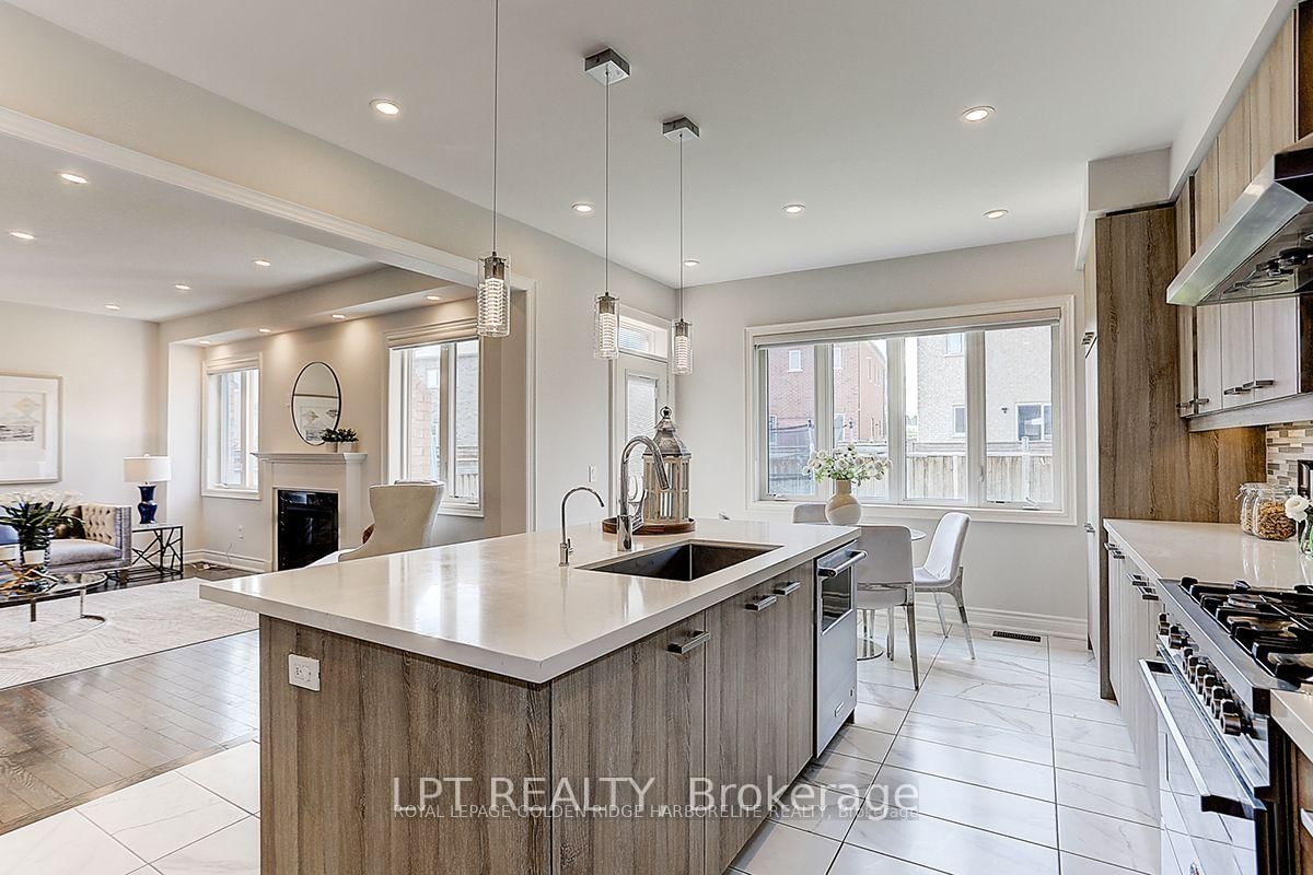 12 Baleberry Crescent • East Gwillimbury, ON photo 13