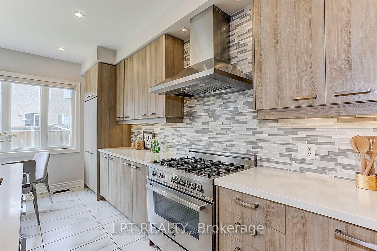 12 Baleberry Crescent • East Gwillimbury, ON photo 14