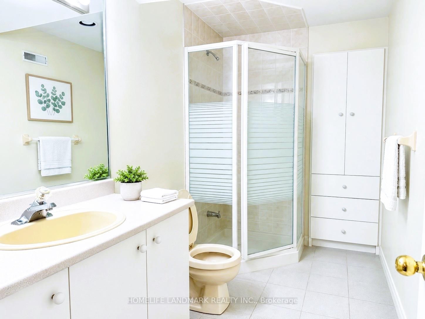 24 Loyal Blue Crescent • Richmond Hill, ON photo 19