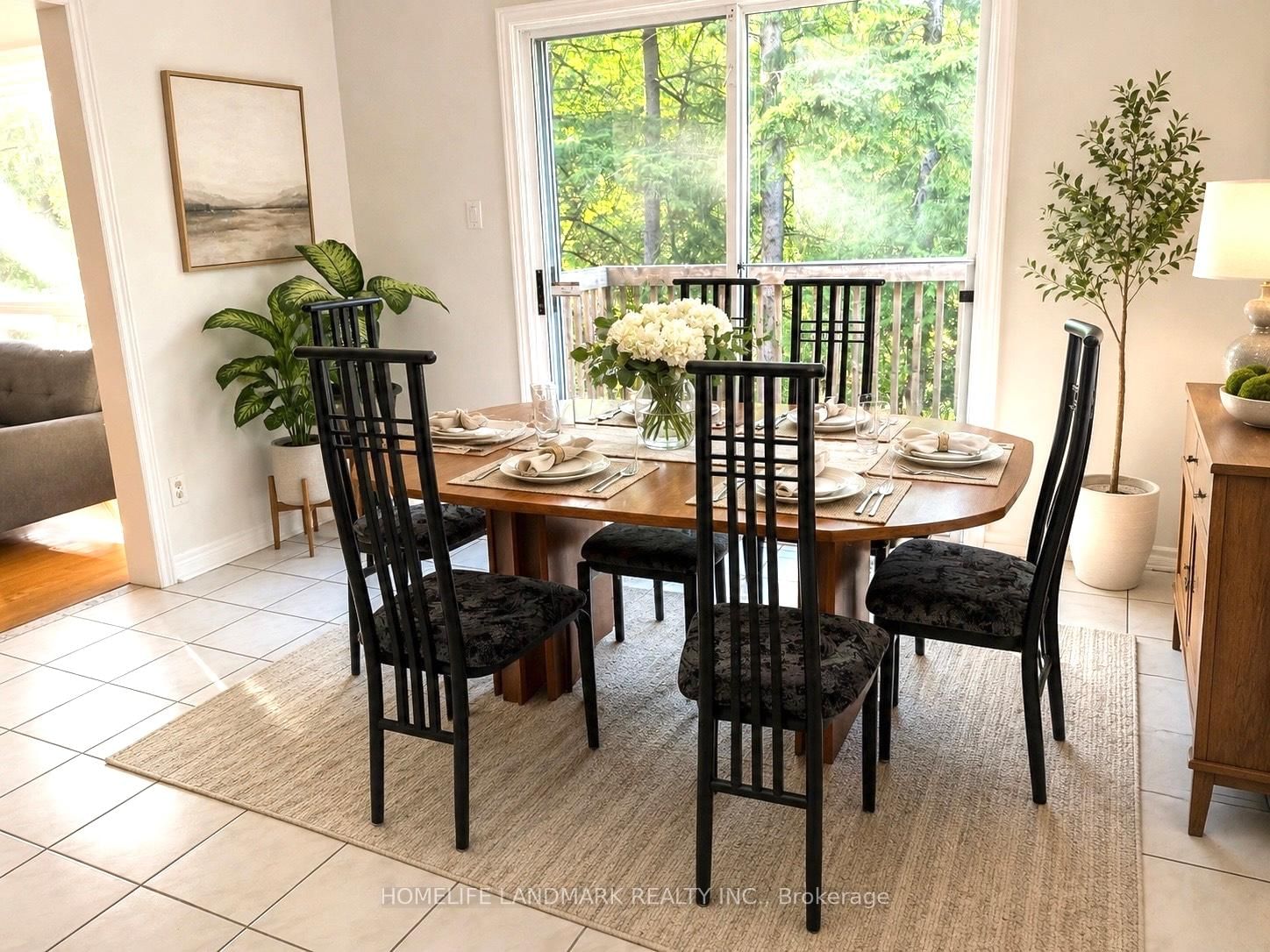 24 Loyal Blue Crescent • Richmond Hill, ON photo 6