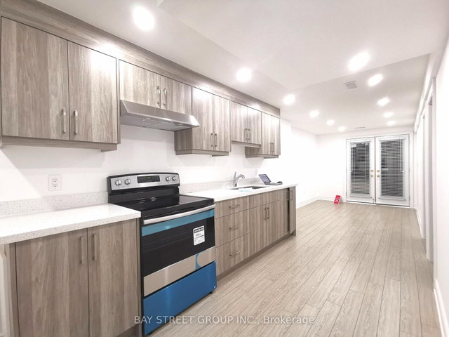 Bsmt - 267 Bathurst Glen Drive
