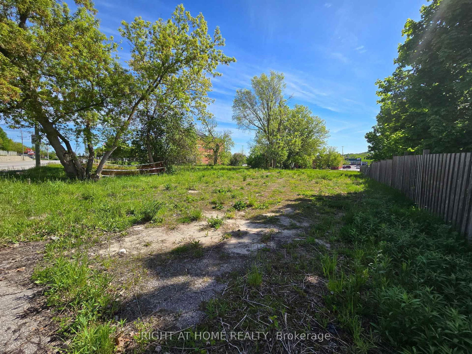 455 The Queensway South • Georgina, ON photo 2