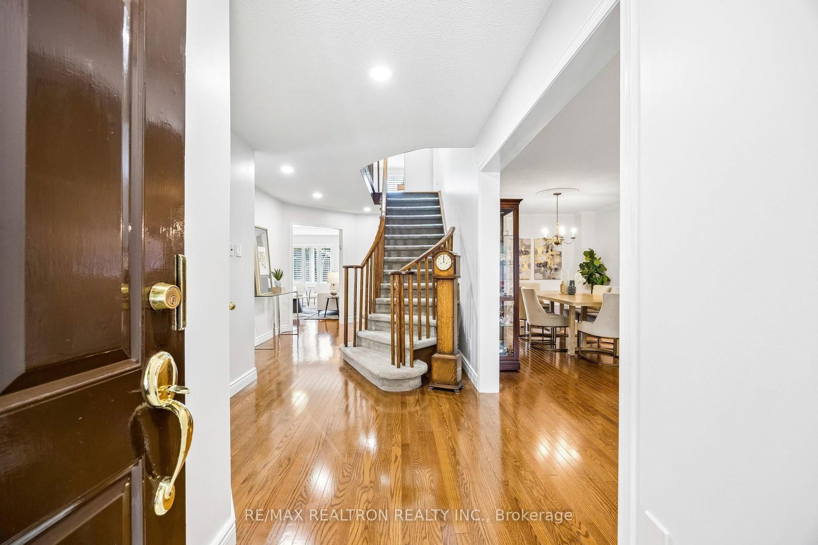 37 Dundurn Crescent • Vaughan, ON photo 4