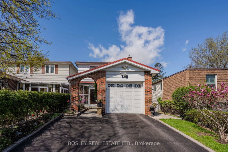 home for sale on 171 Simonston Boulevard