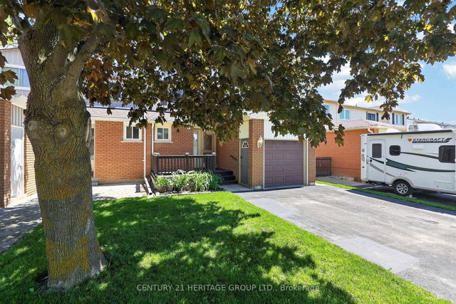 251 Collings Avenue