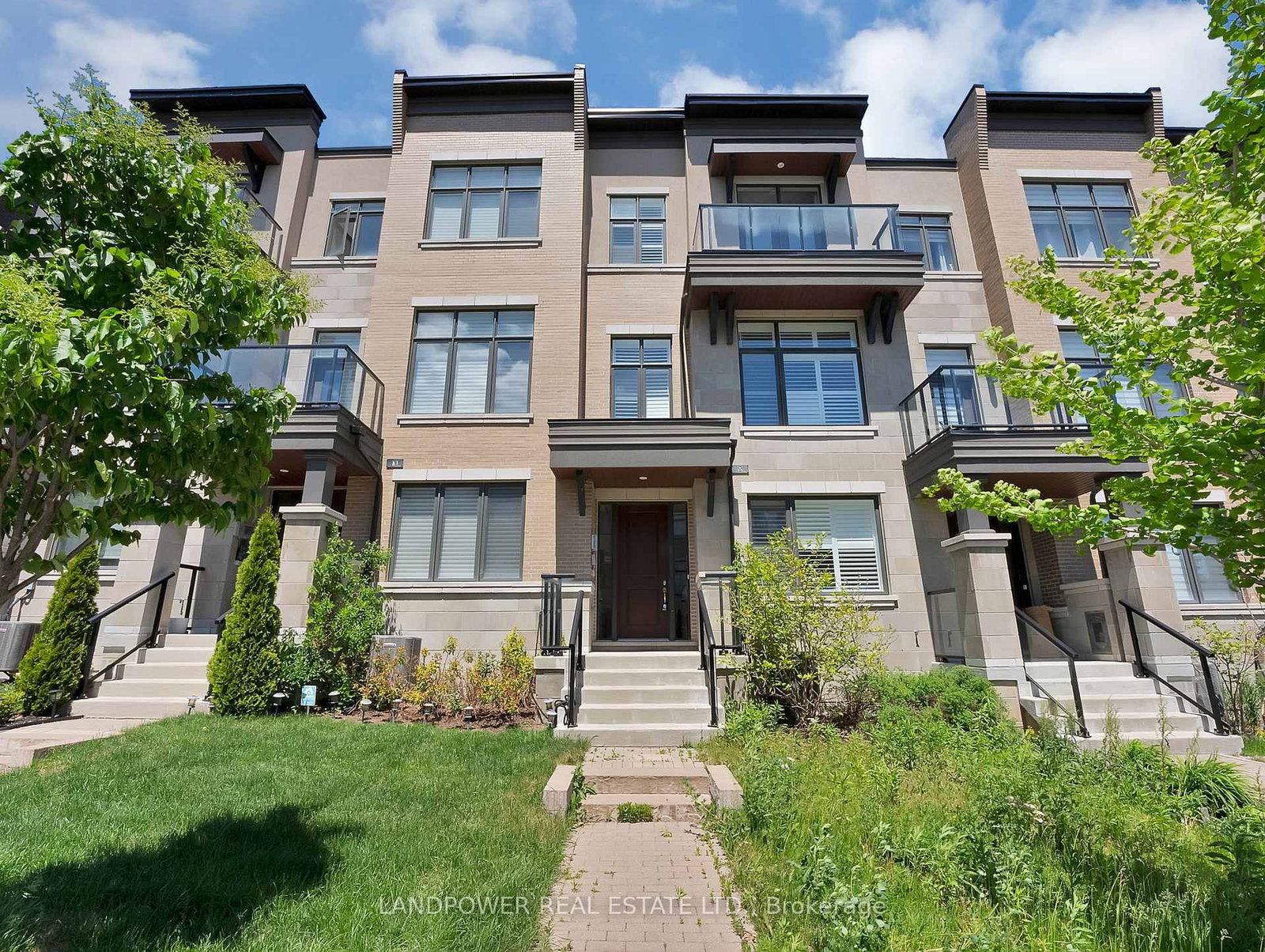 8 Aylin Crescent
