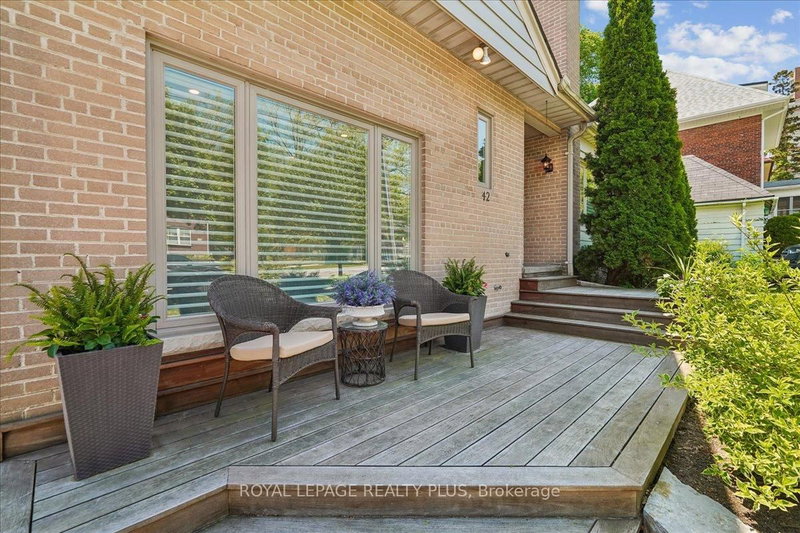 42 Roseview Avenue