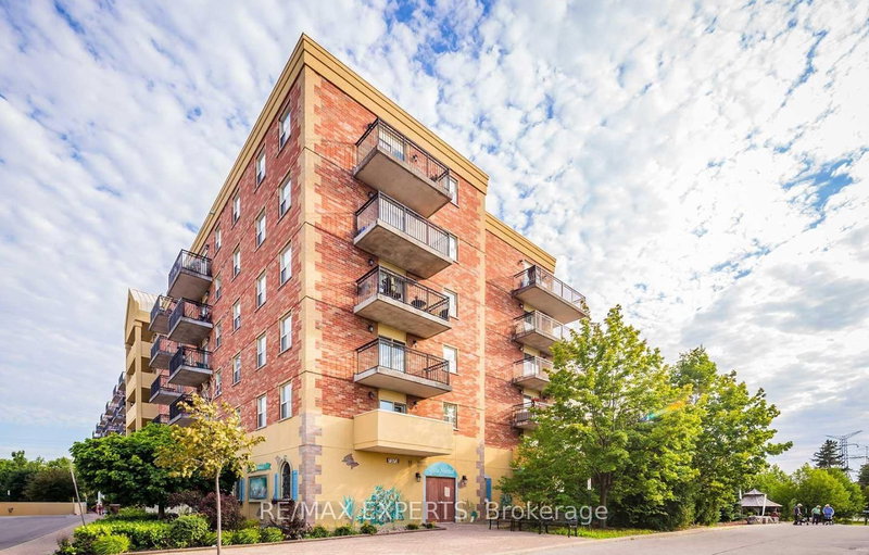home for lease on 316-7373 Martin Grove Road