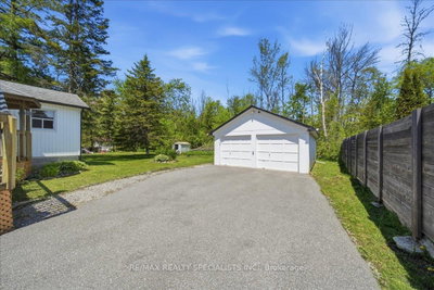 644 Rose Lane • Innisfil, ON photo 2