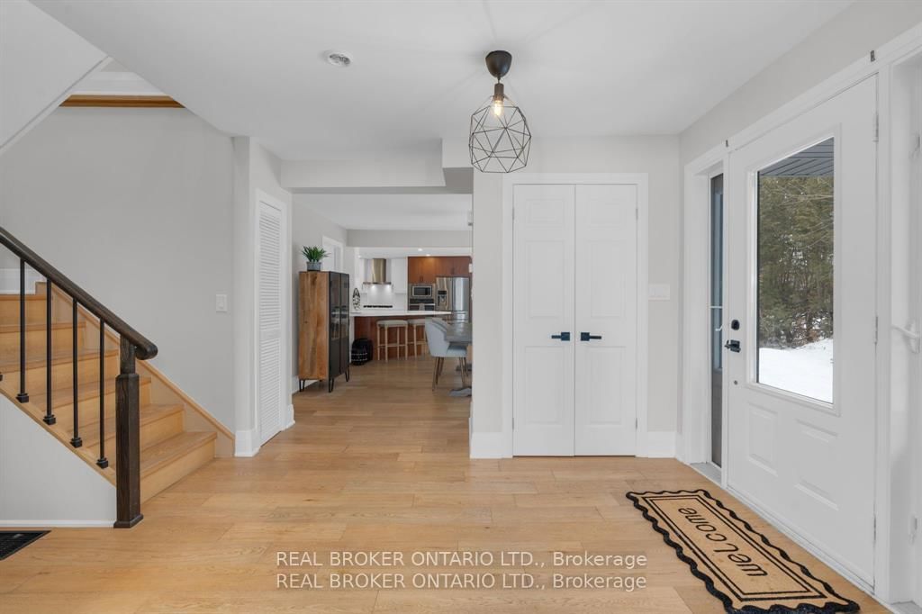 943 Barry Avenue • Innisfil, ON photo 12