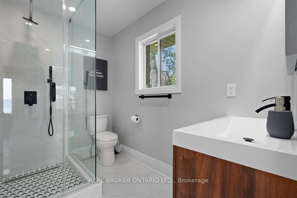 943 Barry Avenue • Innisfil, ON photo 27
