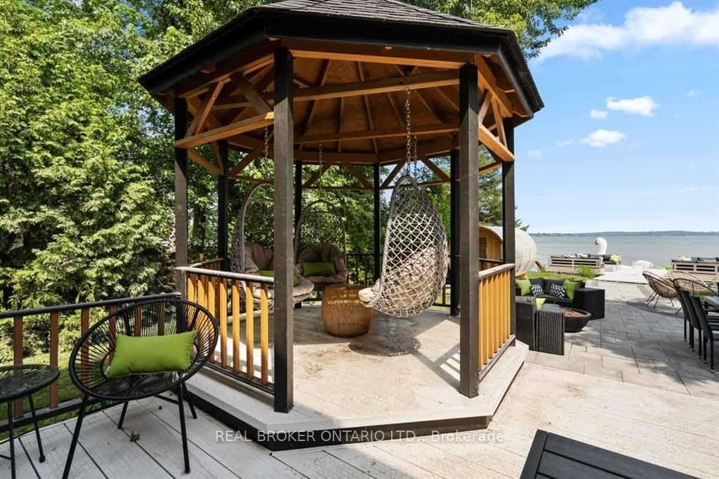 943 Barry Avenue • Innisfil, ON photo 32