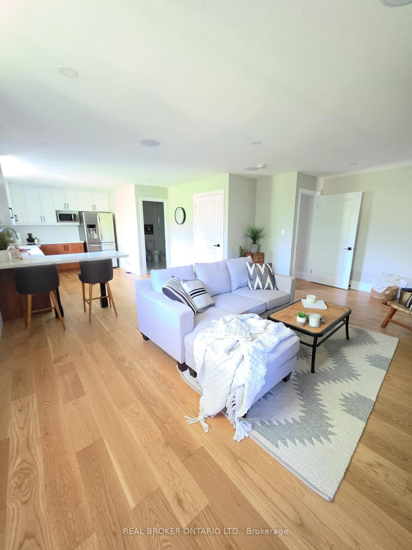 943 Barry Avenue • Innisfil, ON photo 34