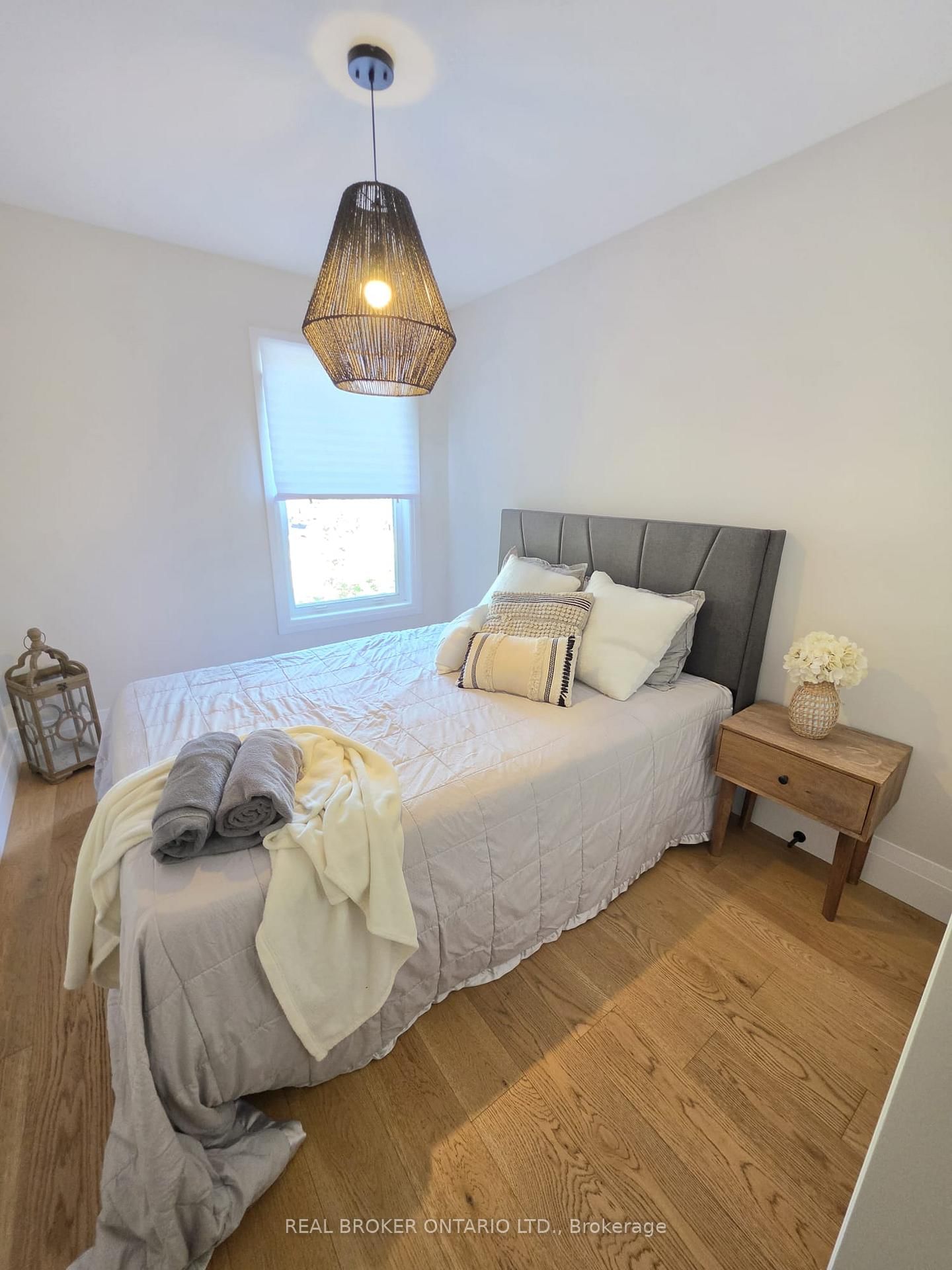 943 Barry Avenue • Innisfil, ON photo 37