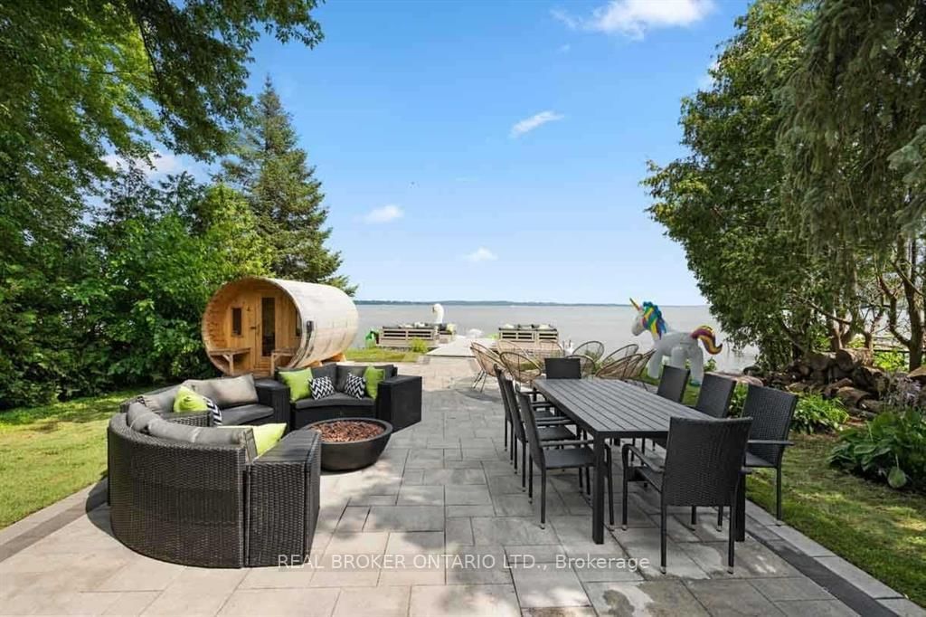 943 Barry Avenue • Innisfil, ON photo 6