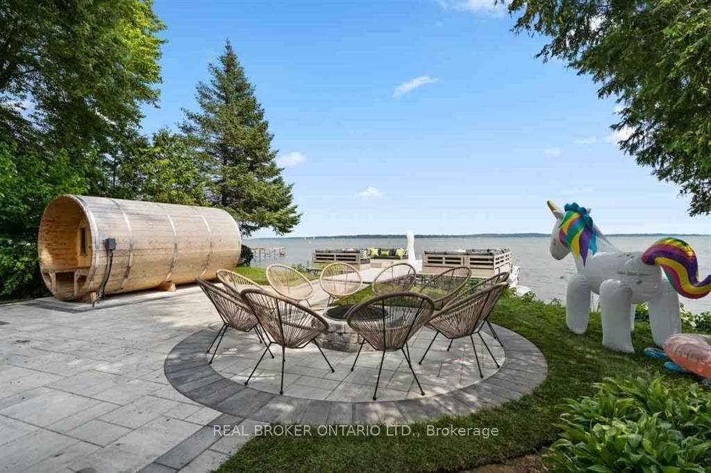 943 Barry Avenue • Innisfil, ON photo 8