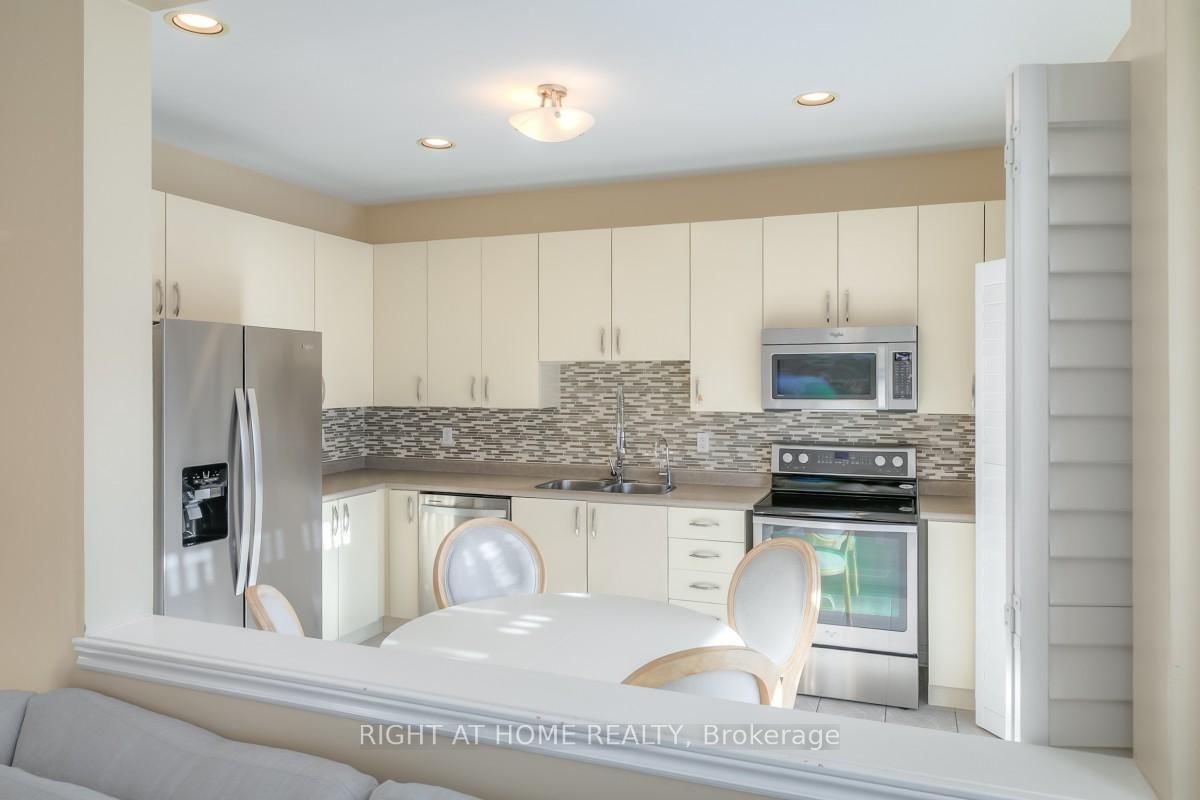 63 Snowy Meadow Avenue • Richmond Hill, ON photo 12