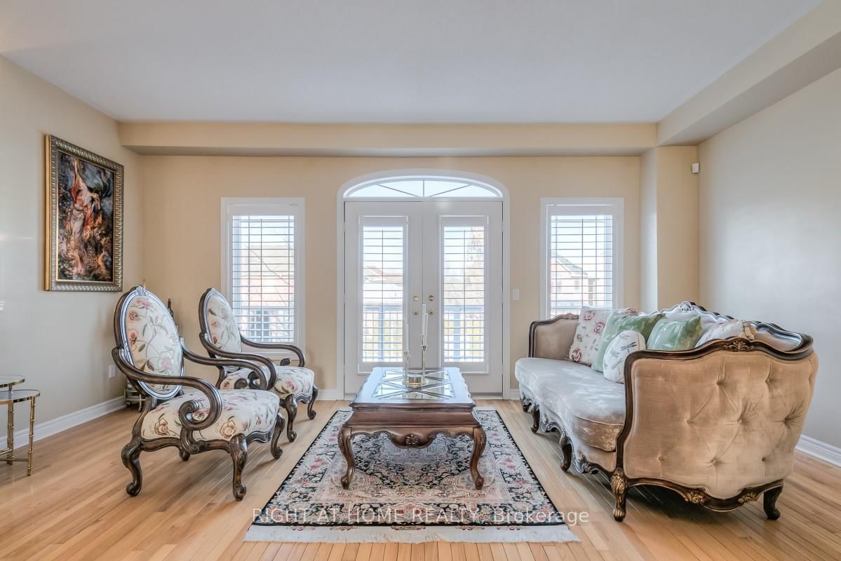 63 Snowy Meadow Avenue • Richmond Hill, ON photo 4