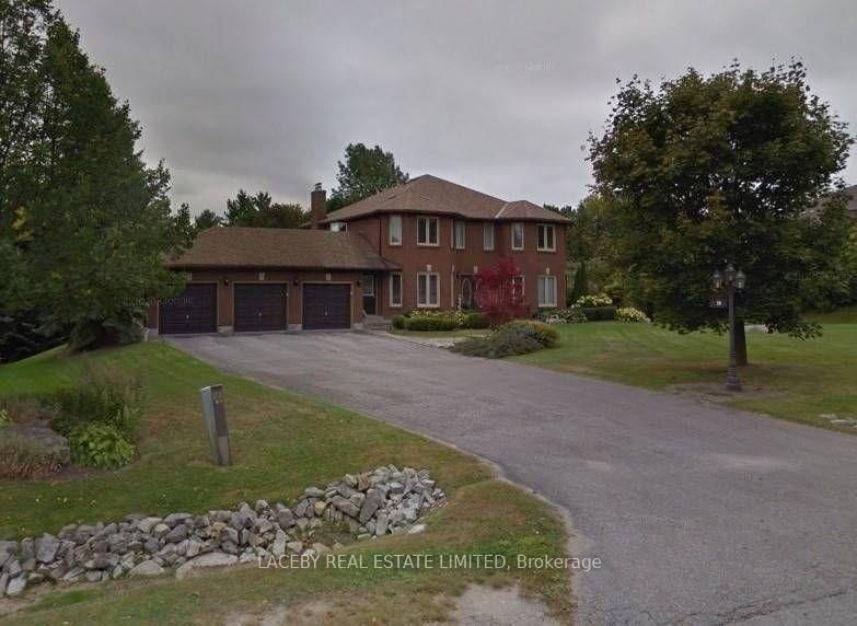 home for lease on 19 Grandview Crescent