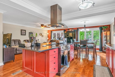 43 Stoddart Drive • #Drive • Aurora, ON photo 9