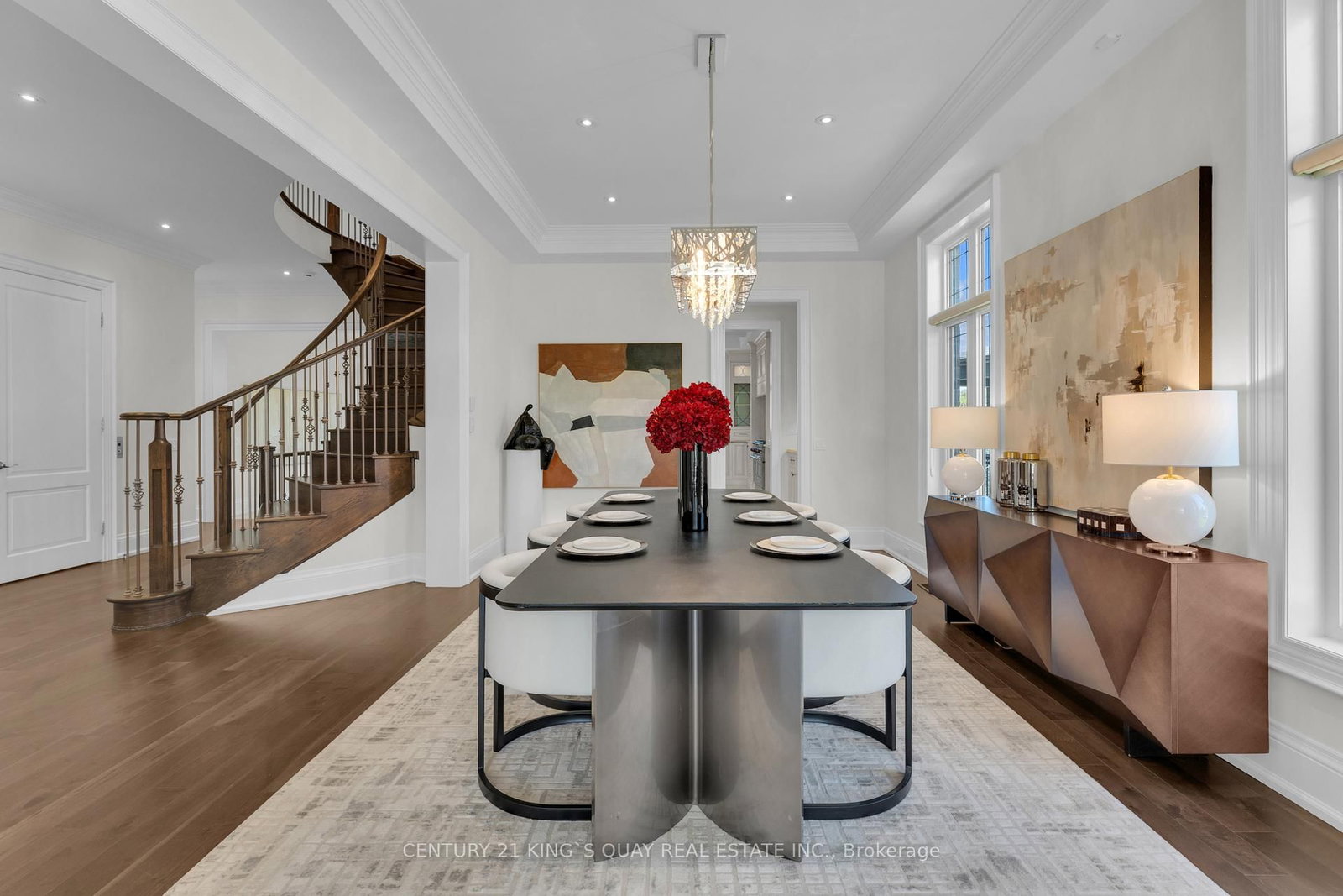 32 Hogan Court • King, ON photo 8