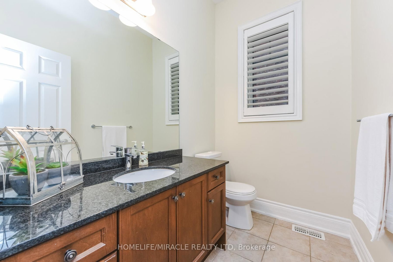 37 Venkata Drive • Vaughan, ON photo 10