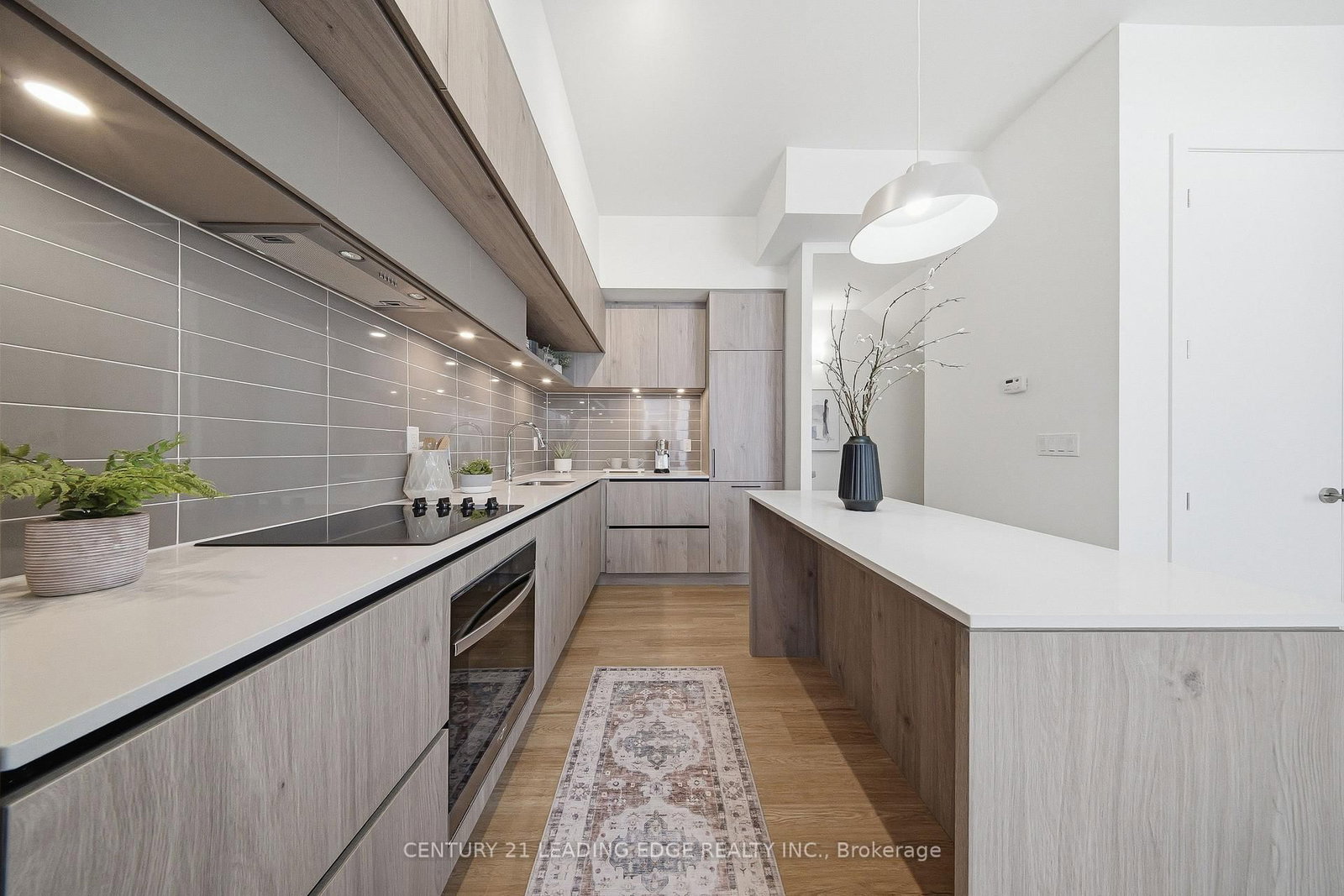 2 Steckley House Ln Lane • #909 • Richmond Hill, ON photo 13