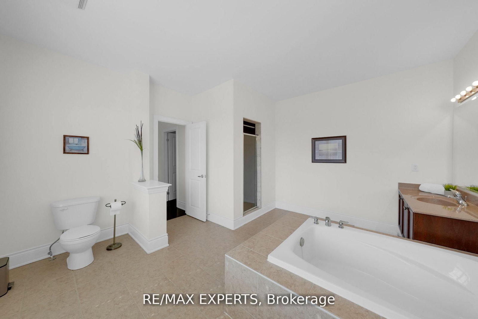 134 Orleans Circle • Vaughan, ON photo 39