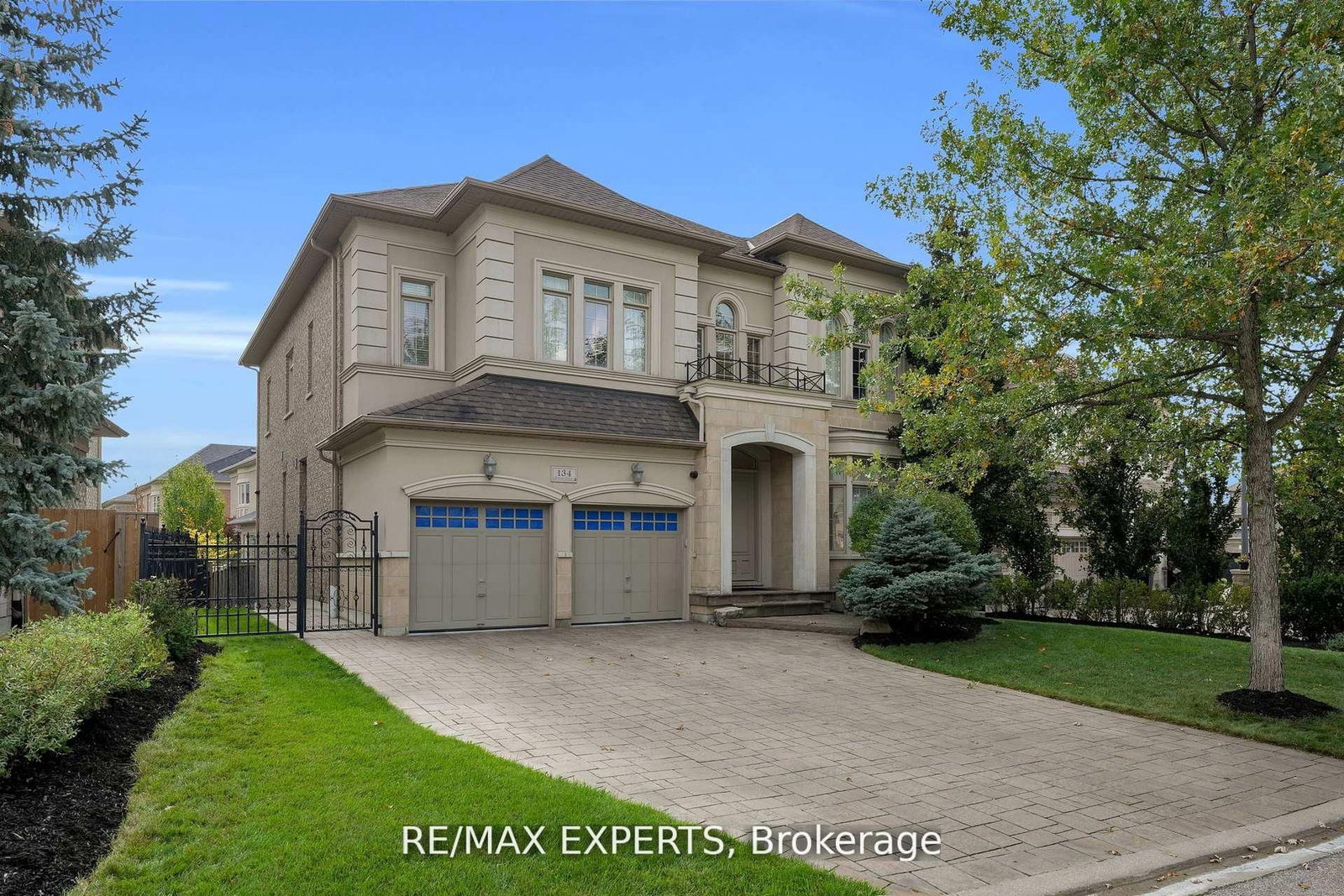 134 Orleans Circle • Vaughan, ON photo 5