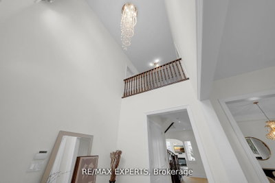 134 Orleans Circle • Vaughan, ON photo 9