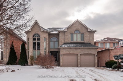 6-bed Detached House · 23A Mackay Dr